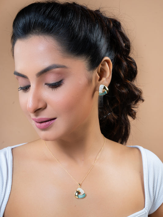 Krrystafee Tri-Tone Gold Curved Harmony Pendant Necklace Set for Women | Demi Fine Jewellery