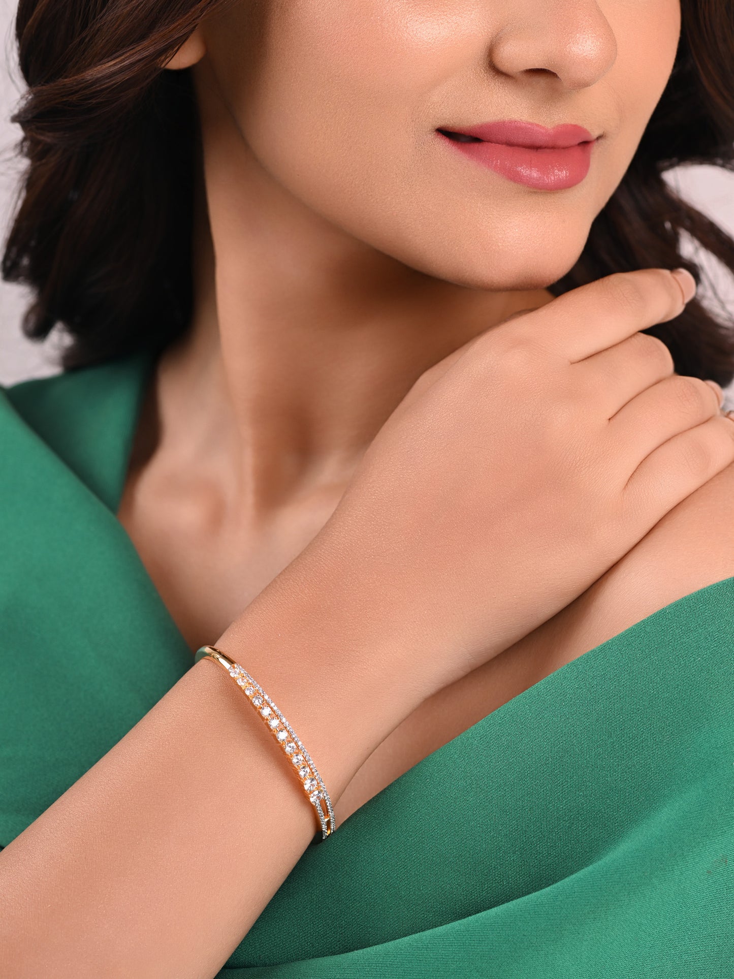 Gold Italian Bracelet with Round Diamonds