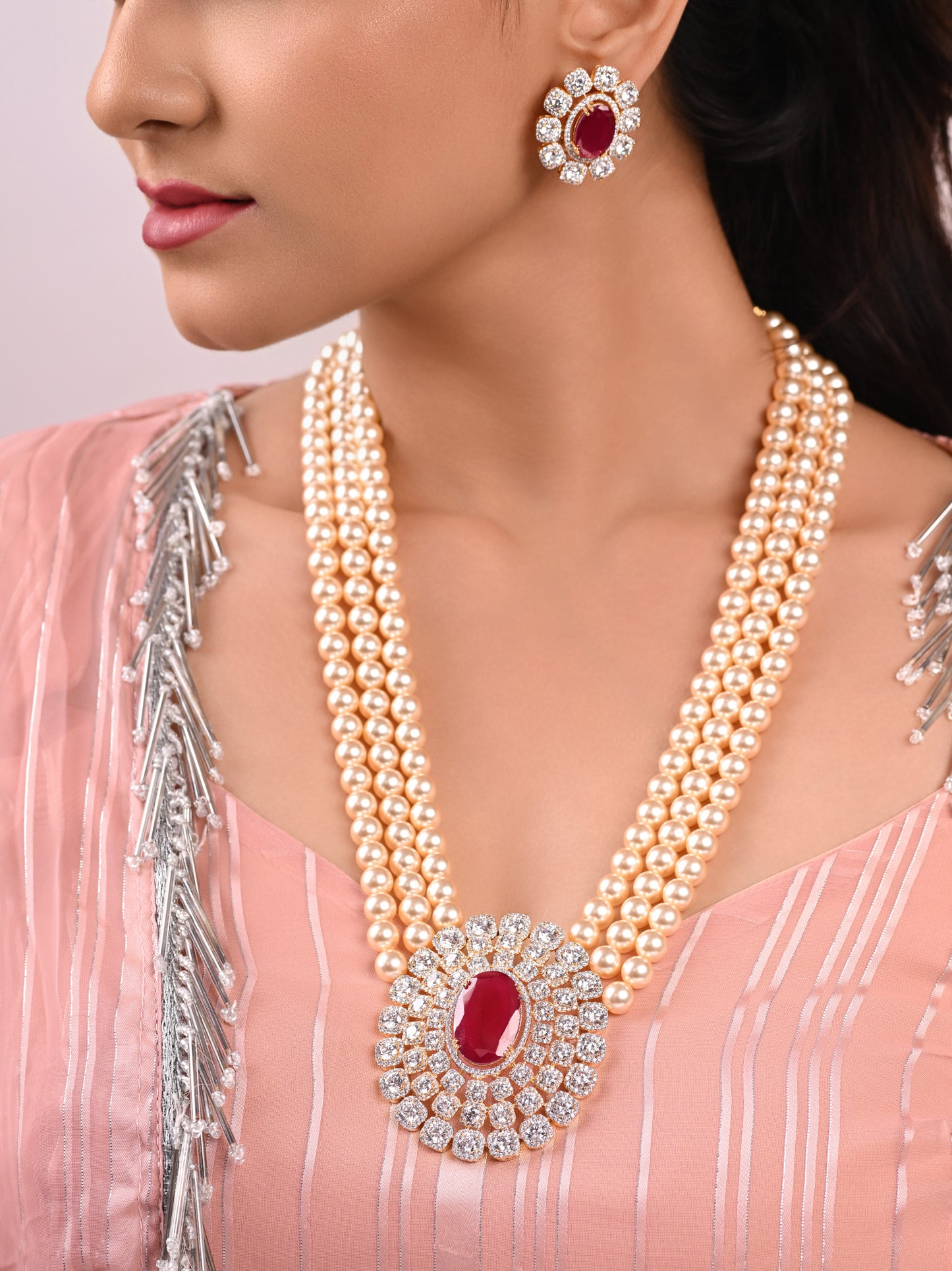 Queens Legacy Ruby Studded Pearl Set
