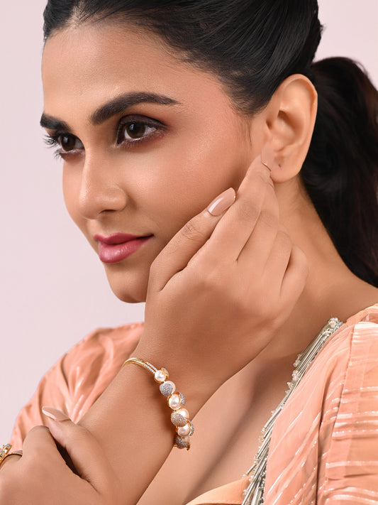 Pearl In Diamond Shell Bracelet