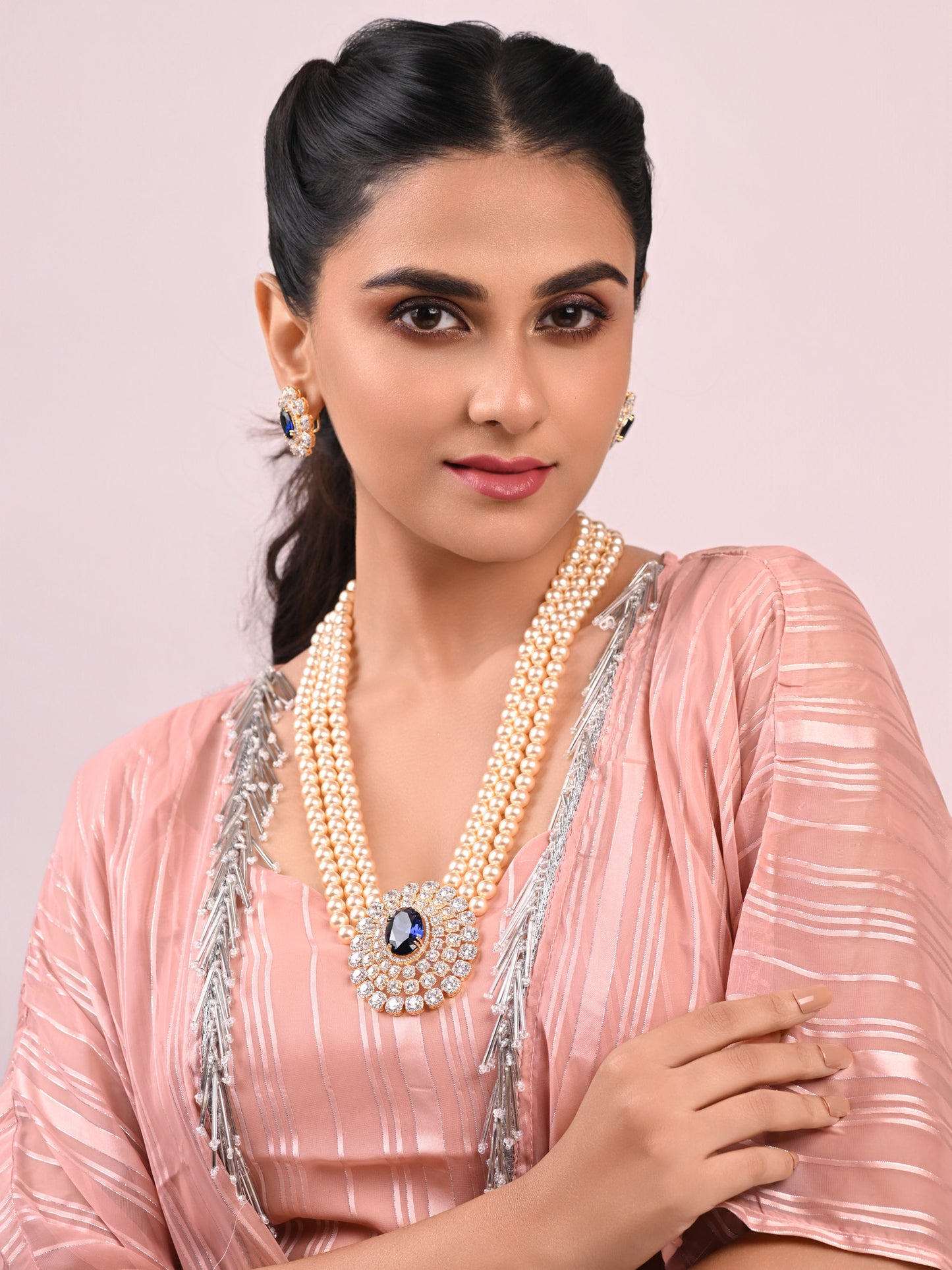 Queens Legacy Sapphire Studded Pearl Set