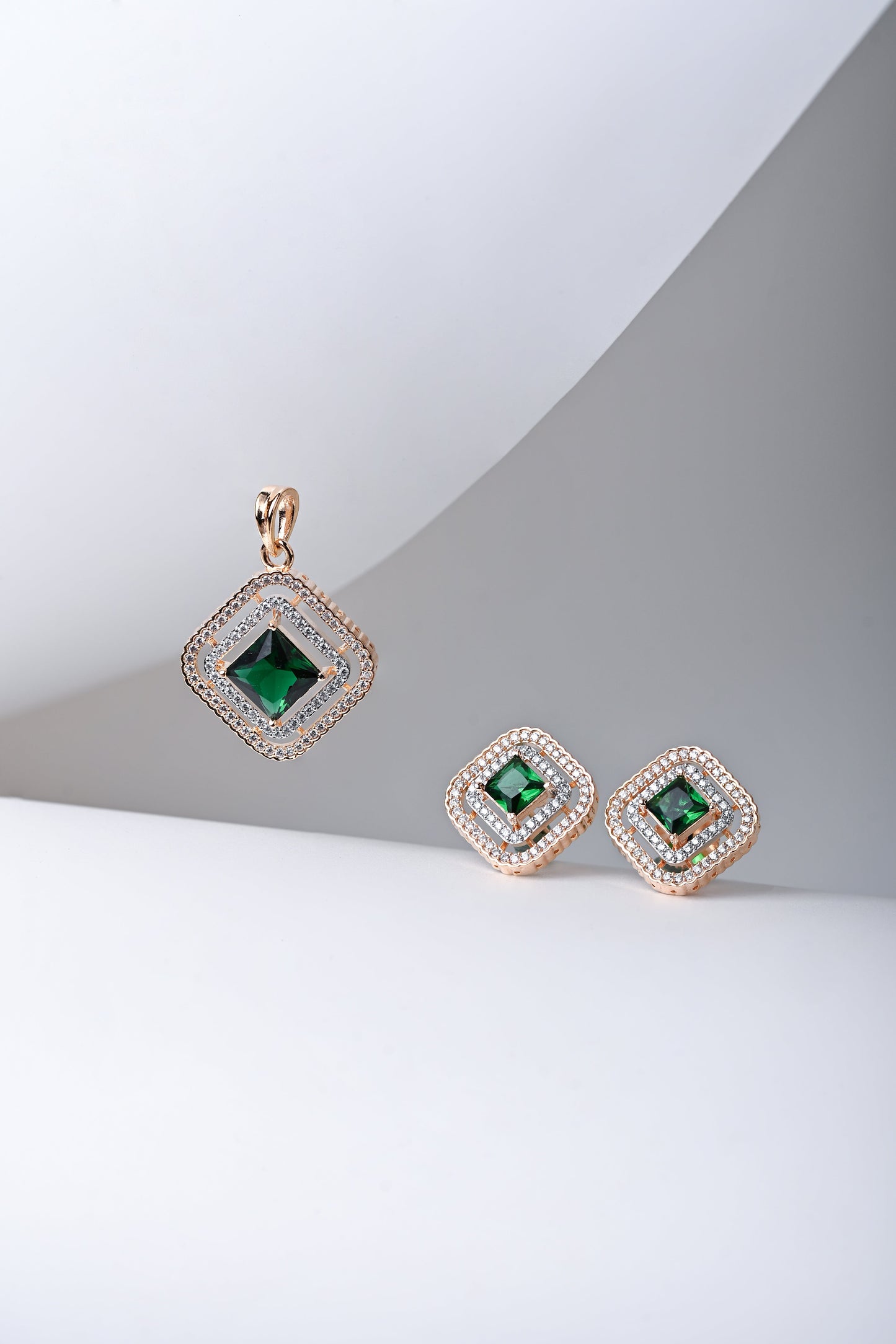 Emerald Princess Pendant Set