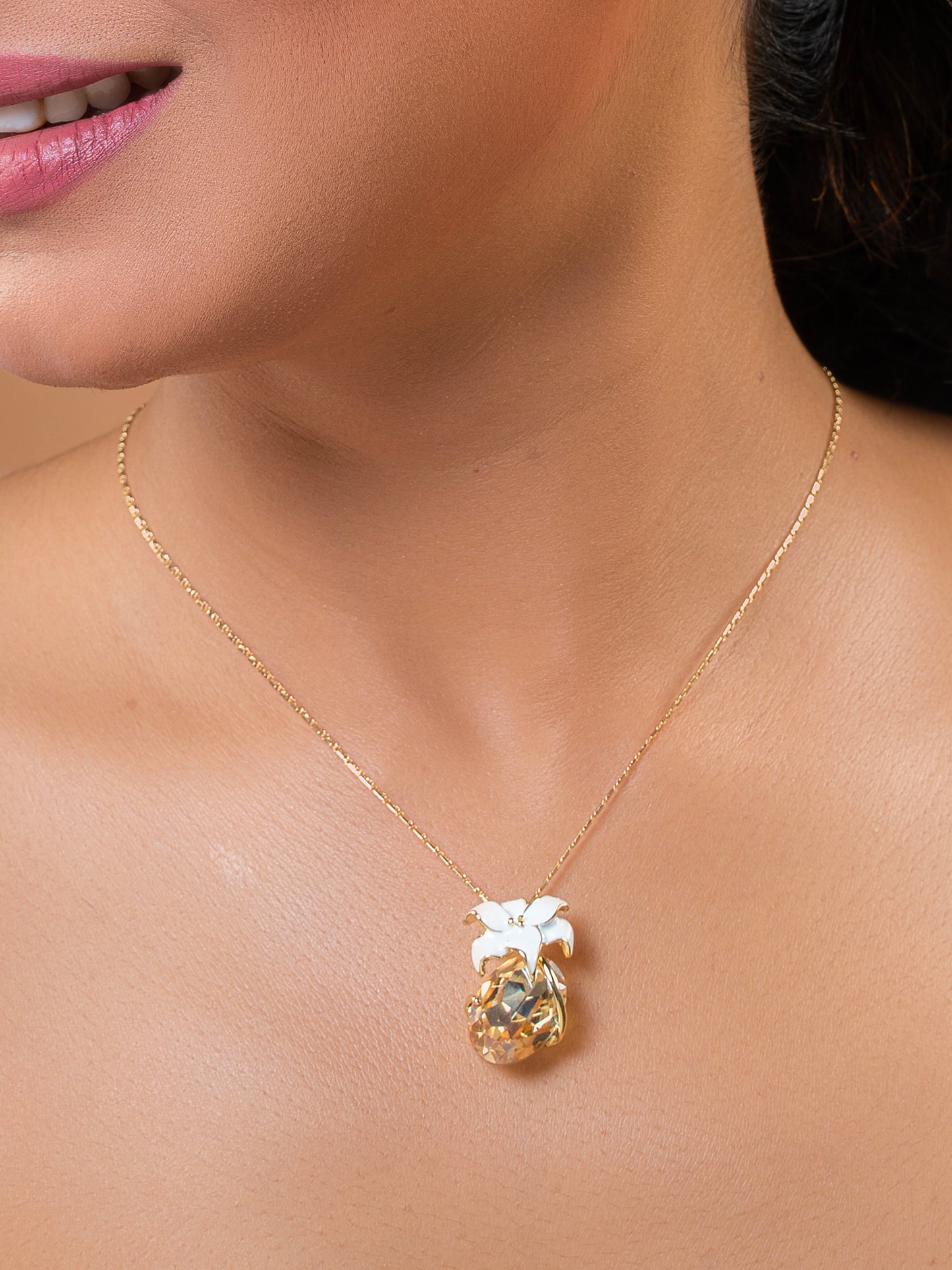 Champagne Crystal Wrapped In White Flower Pendent Set