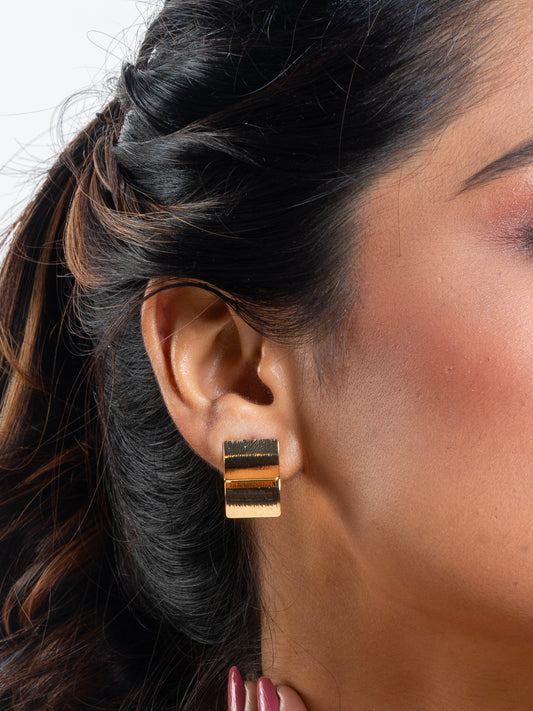 Textured Tent Earring - Golden