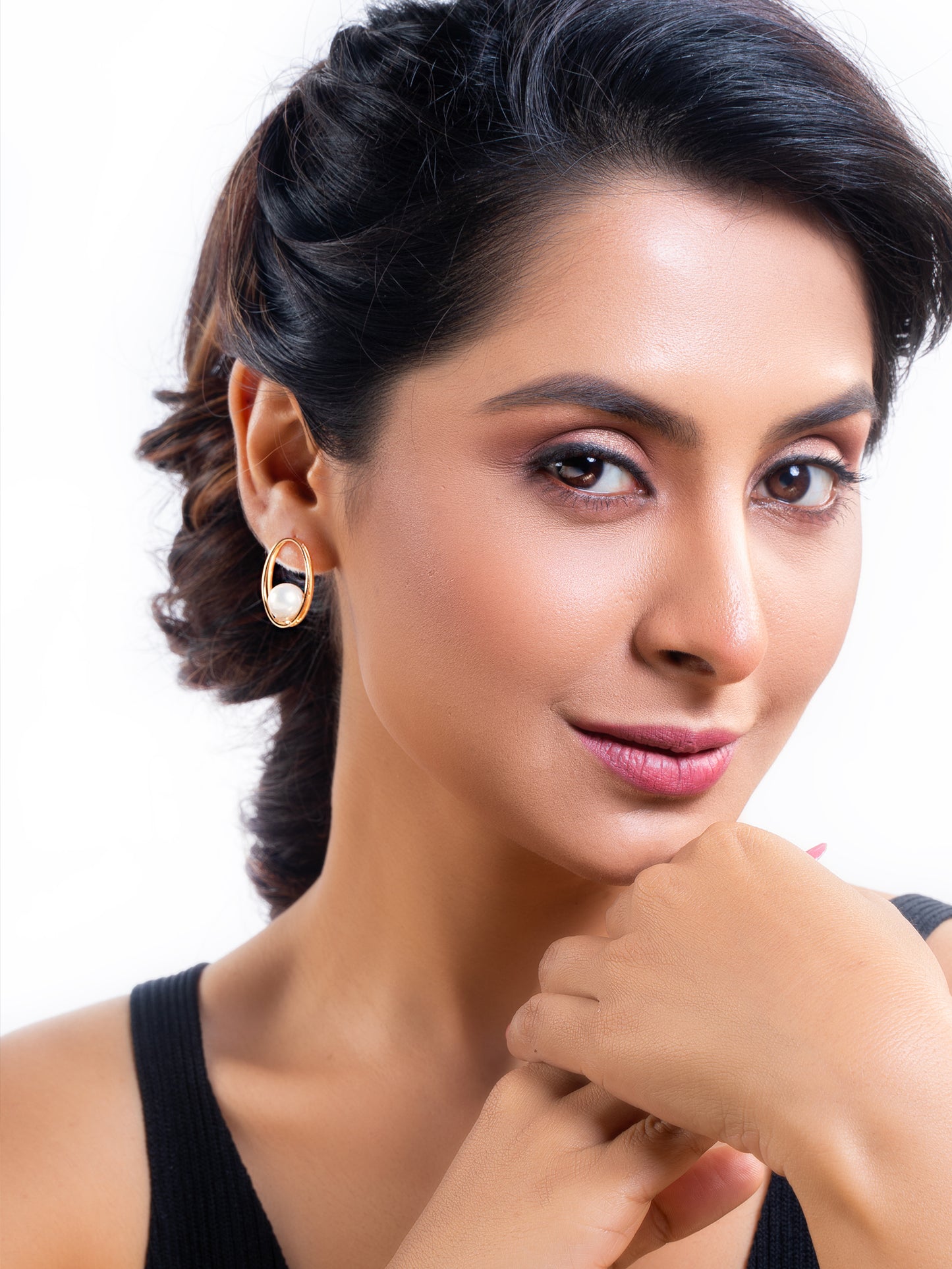 Pearl Between Oval Loops Earrings