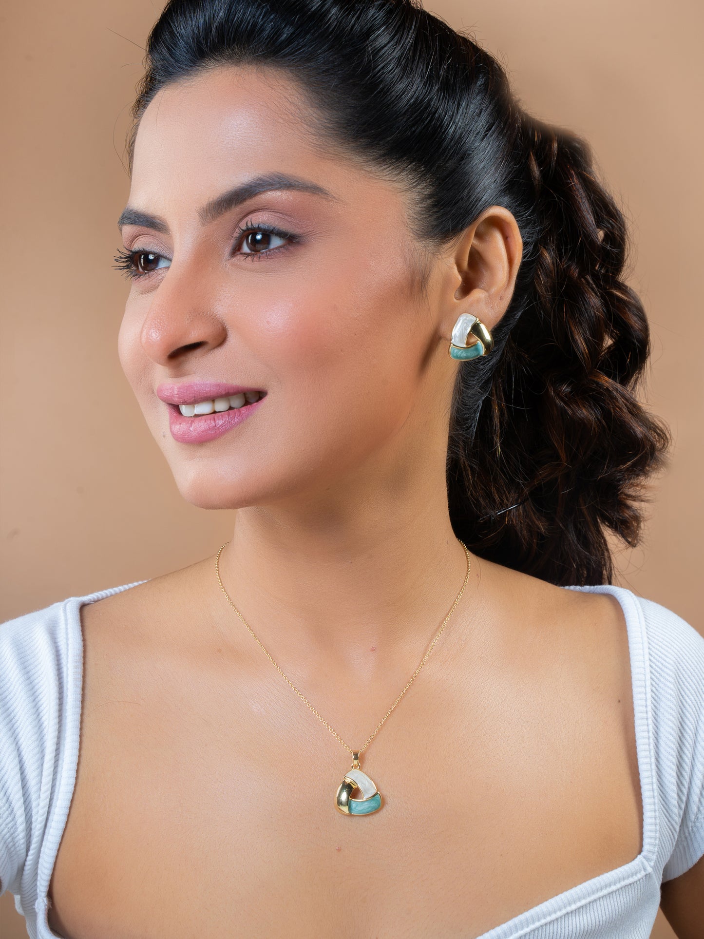 Tri-Tone Curved Harmony Pendent Set