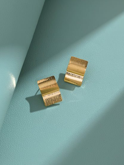 Textured Tent Earring - Golden