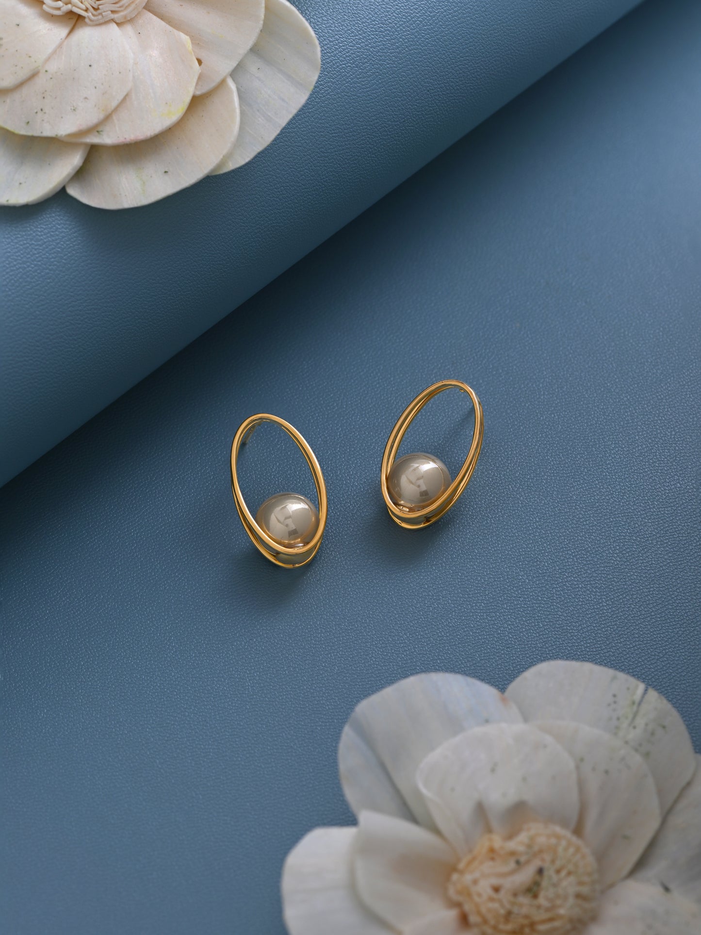 Pearl Between Oval Loops Earrings