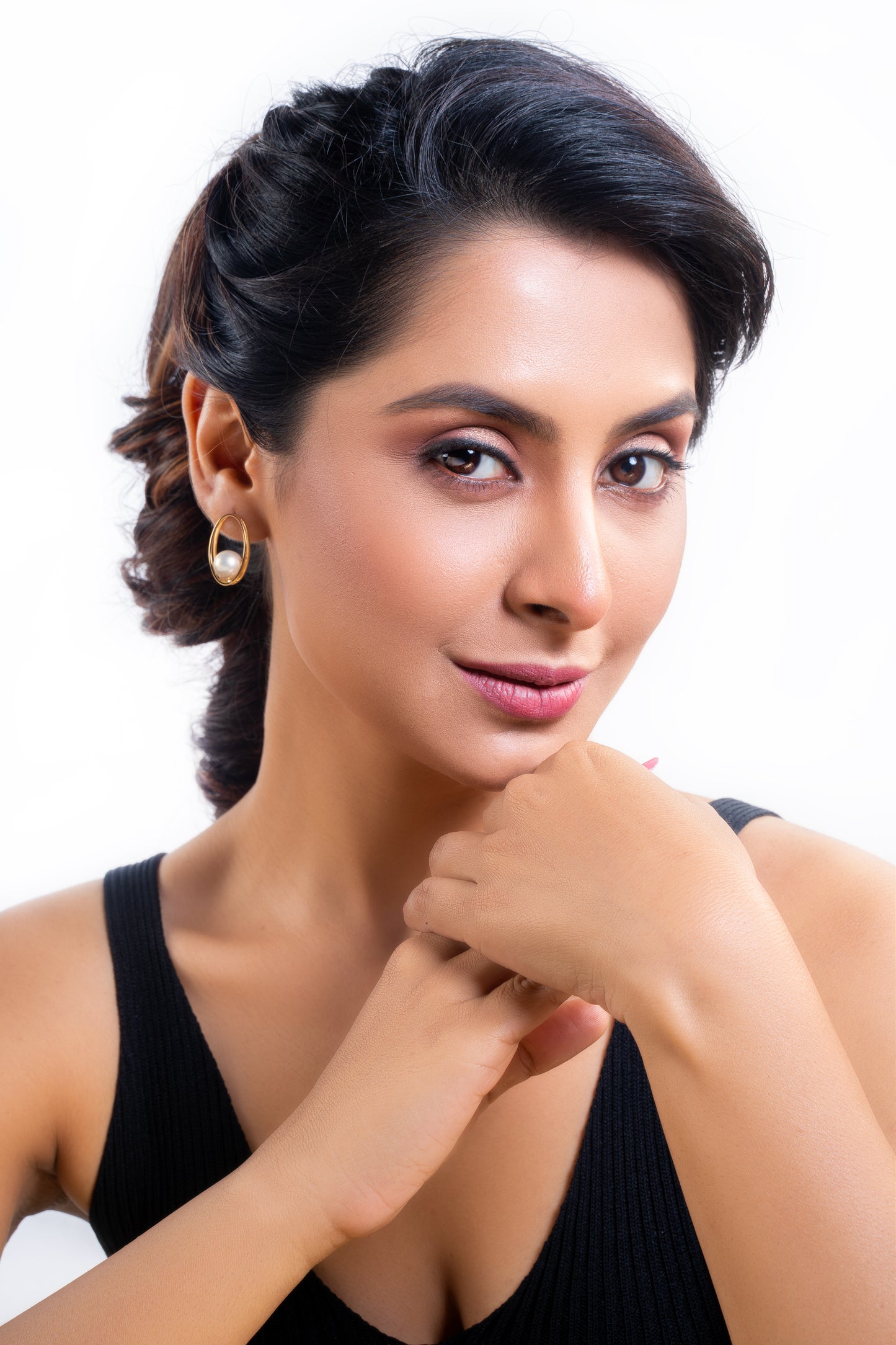 Pearl Between Oval Loops Earrings