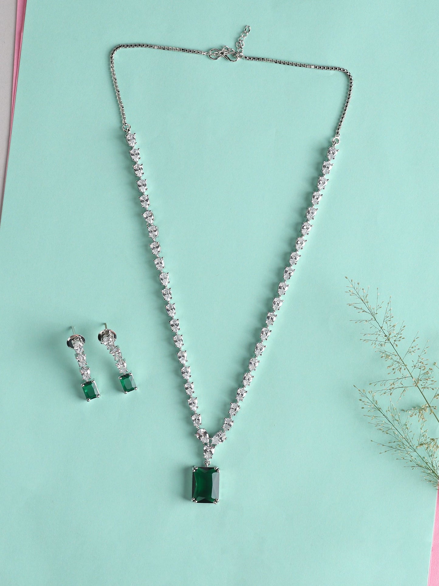 Emerald Necklace Set