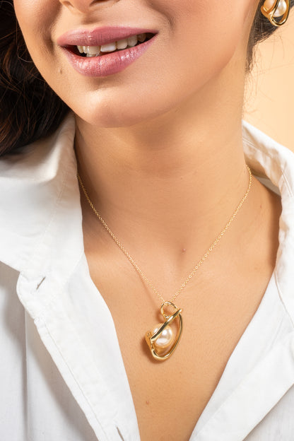 Pearl Wrapped By Golden Thread Pendent Set