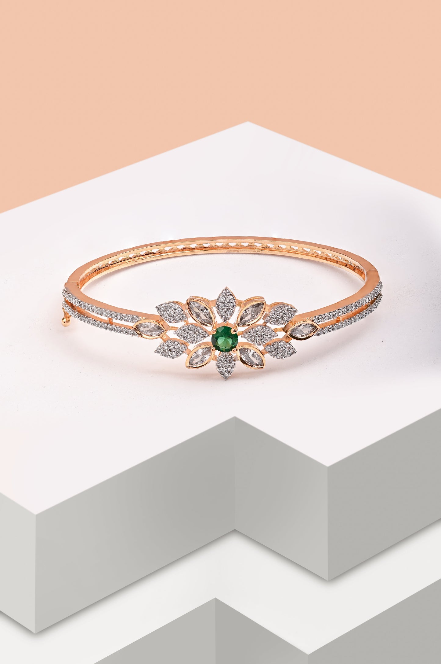 Zircon Diamond Bracelet With A Touch Of Green