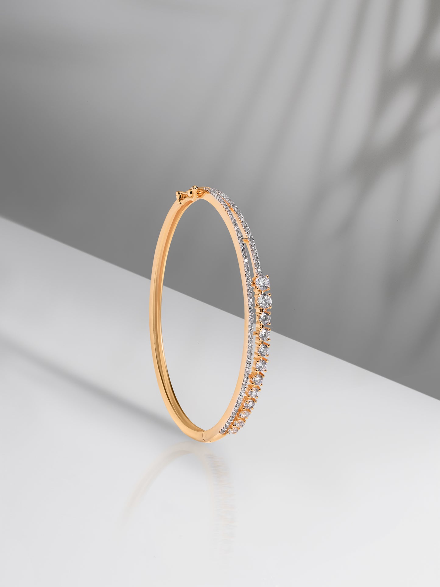 Gold Italian Bracelet with Round Diamonds